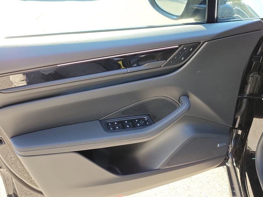 New 2026 Porsche Macan 4S Electric image 23