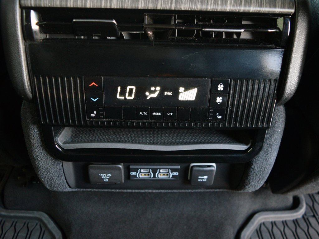 Used 2024 Jeep Wagoneer L Series III w/ Flexible Seating Group image 38