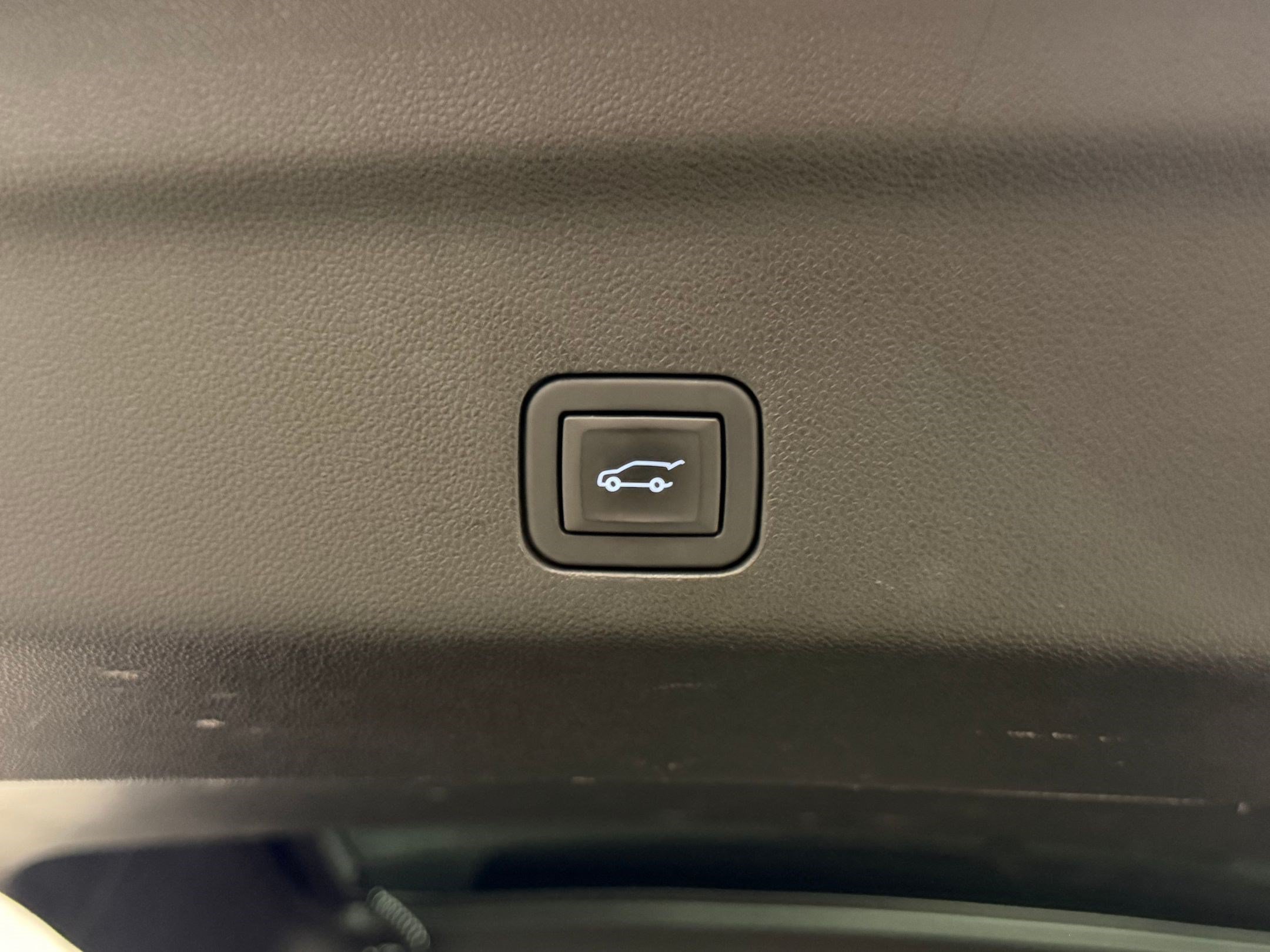 Used 2023 GMC Yukon Denali Ultimate AWD/4WD image 25