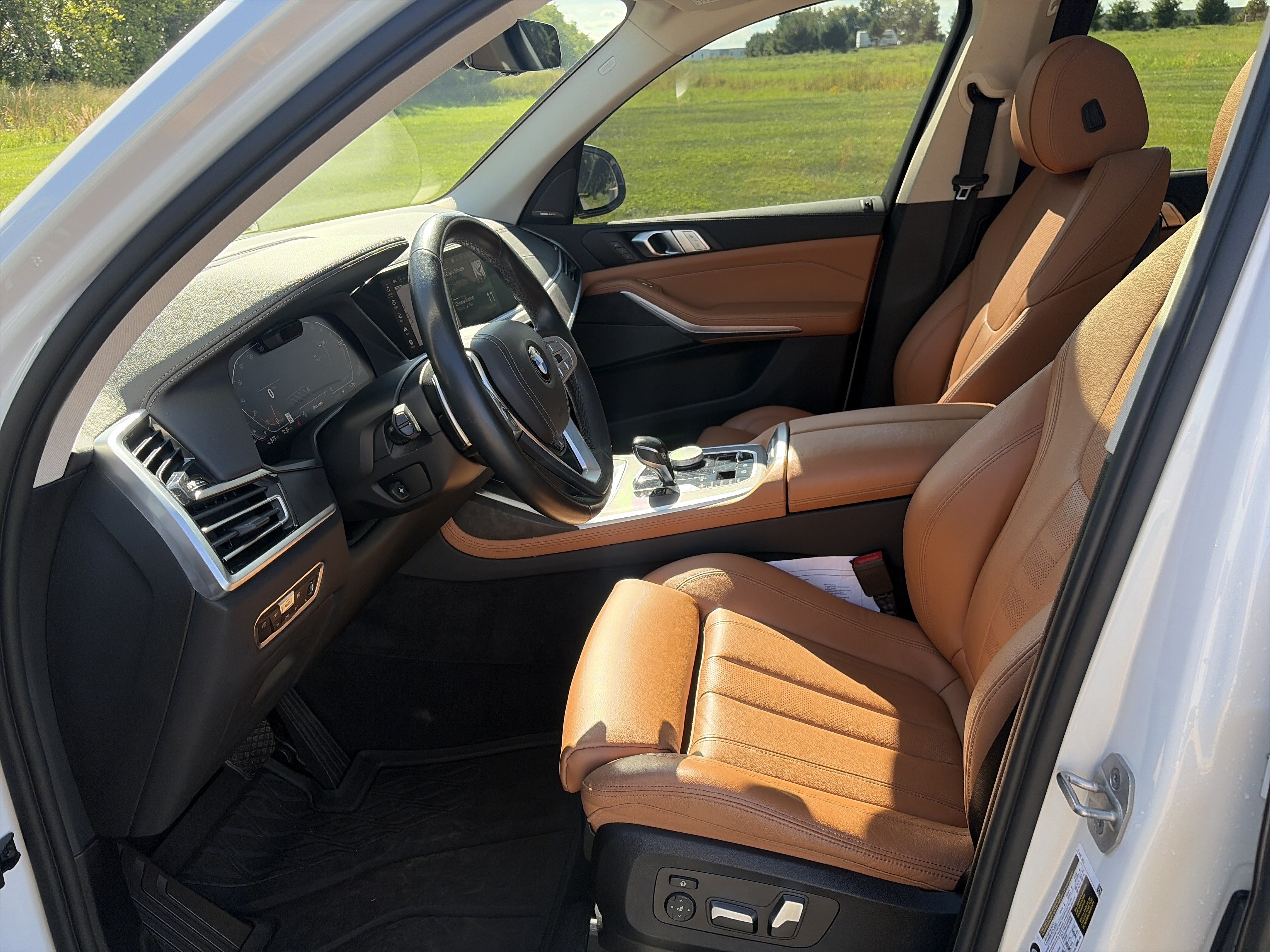 Used 2022 BMW X7 xDrive40i w/ Premium Package AWD/4WD image 18