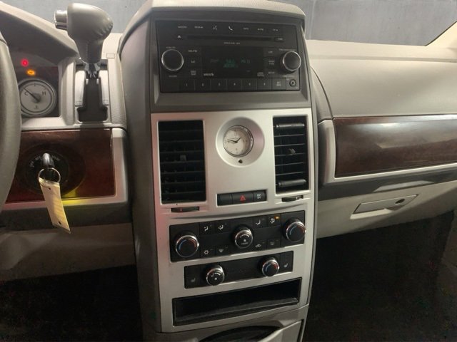 Used 2010 Chrysler Town & Country Touring w/ Heated Seat Group image 12