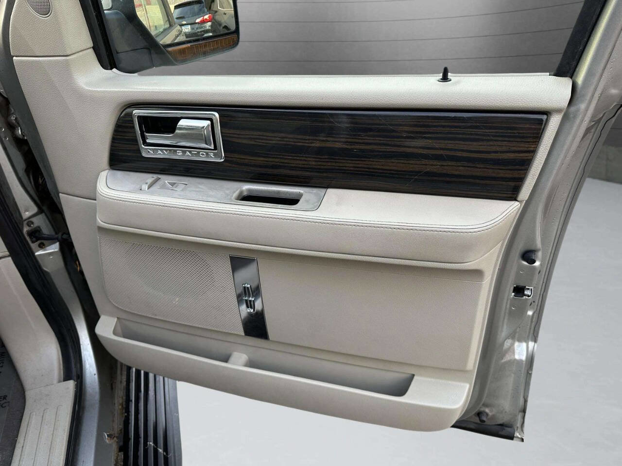 Used 2008 Lincoln Navigator L 4WD image 37