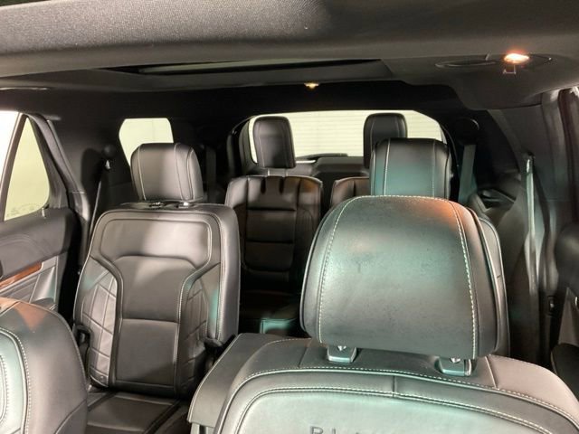 Used 2016 Ford Explorer Platinum image 31