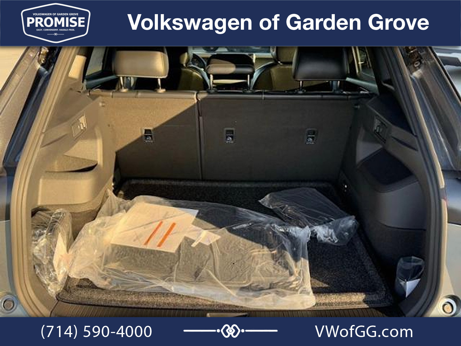 New 2026 Volkswagen Tiguan SE R-Line FWD image 9