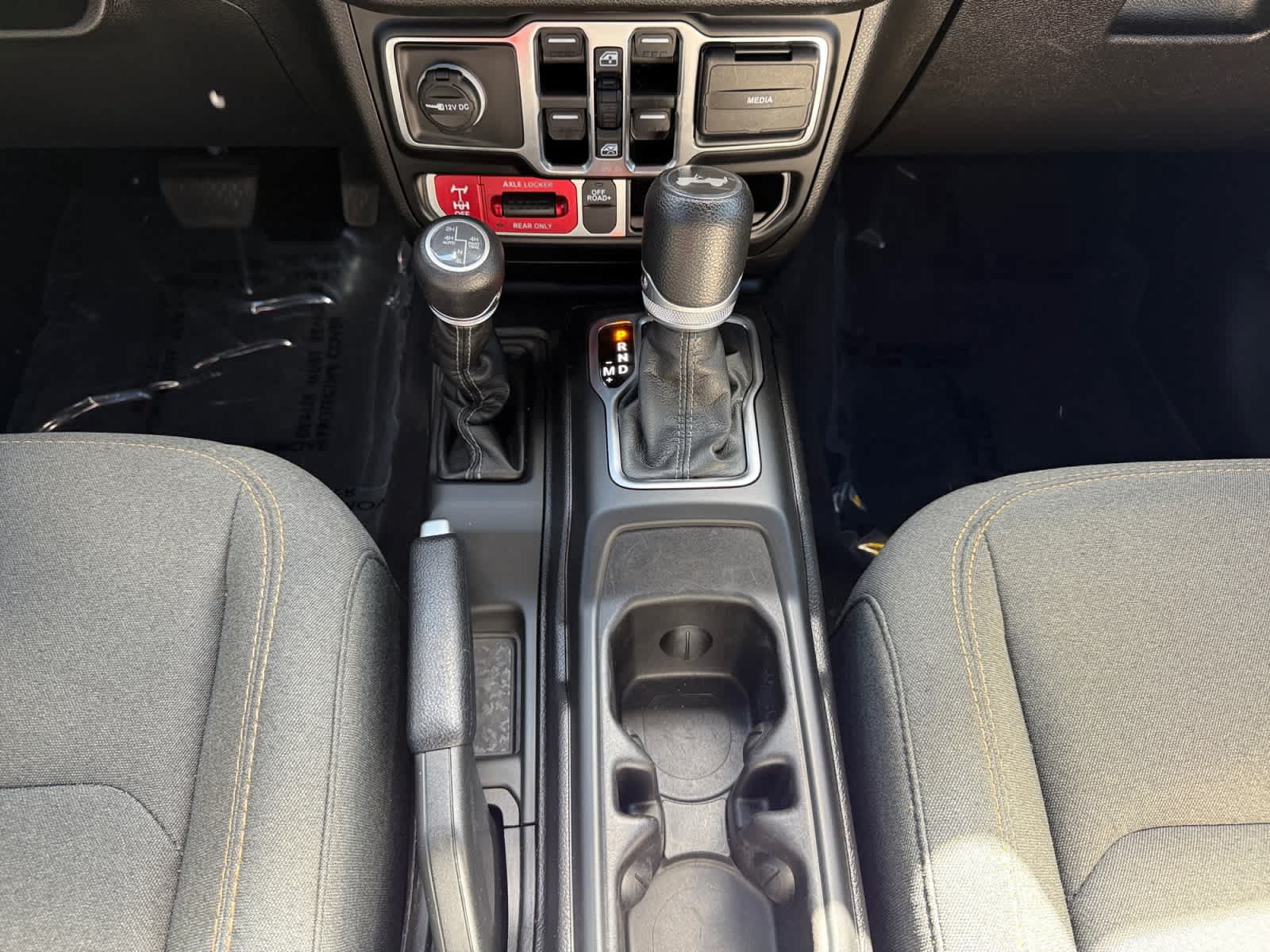 Used 2024 Jeep Wrangler Unlimited AWD/4WD image 23