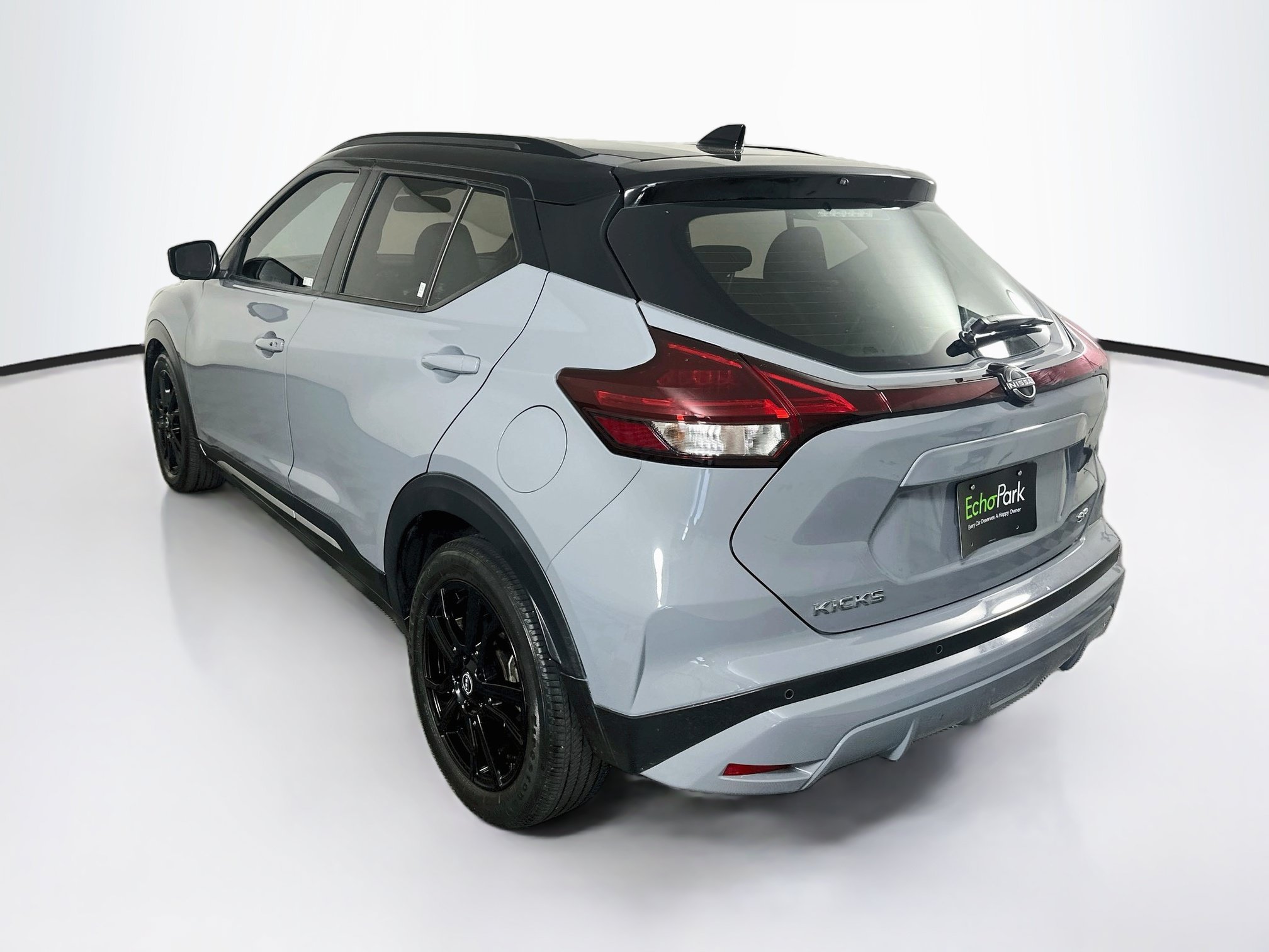 Used 2023 Nissan Kicks SR FWD image 5