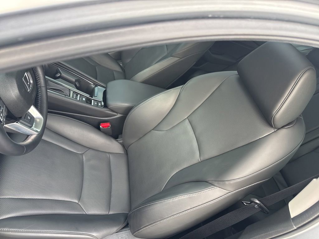Used 2025 Honda Accord Touring image 5