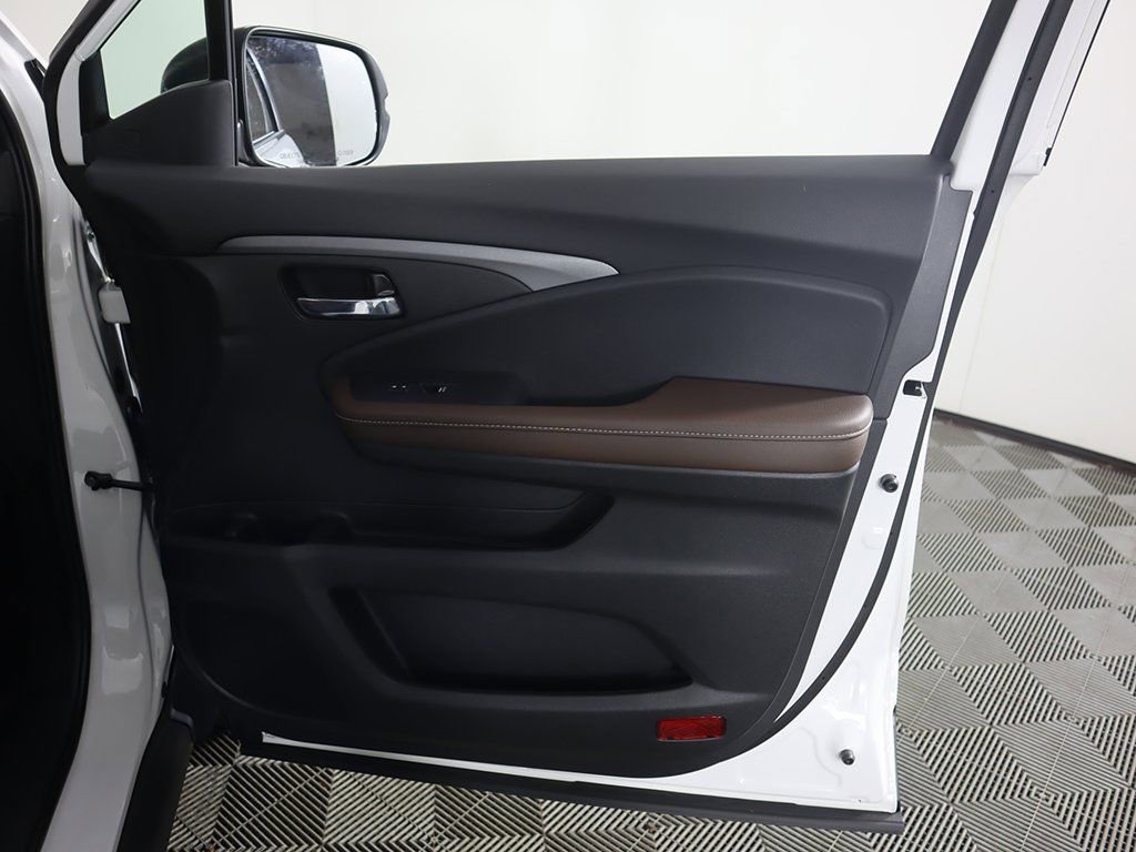 New 2026 Honda Ridgeline RTL image 14