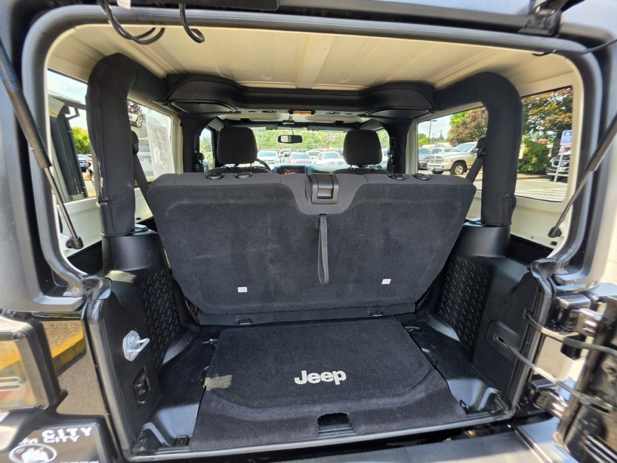 Used 2016 Jeep Wrangler Sport w/ Quick Order Package 24S AWD/4WD image 9