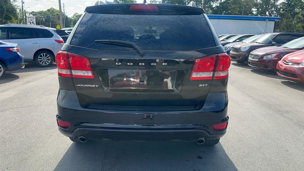 Used 2015 Dodge Journey SXT w/ Flexible Seating Group FWD image 9