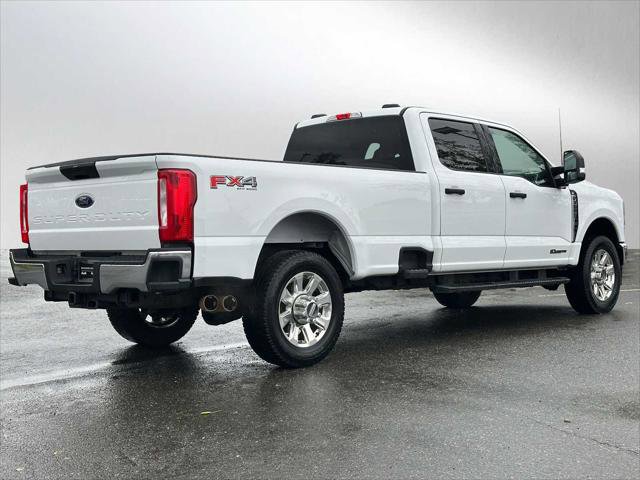 Used 2023 Ford F350 XLT image 3