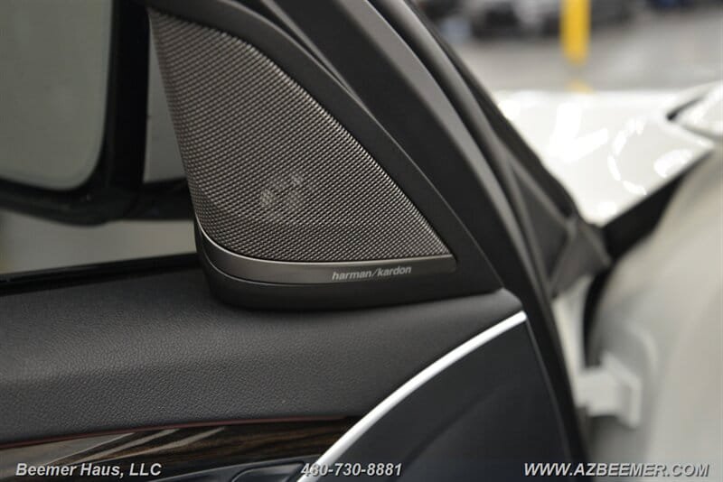 Used 2023 BMW 530e w/ M Sport Package RWD image 30
