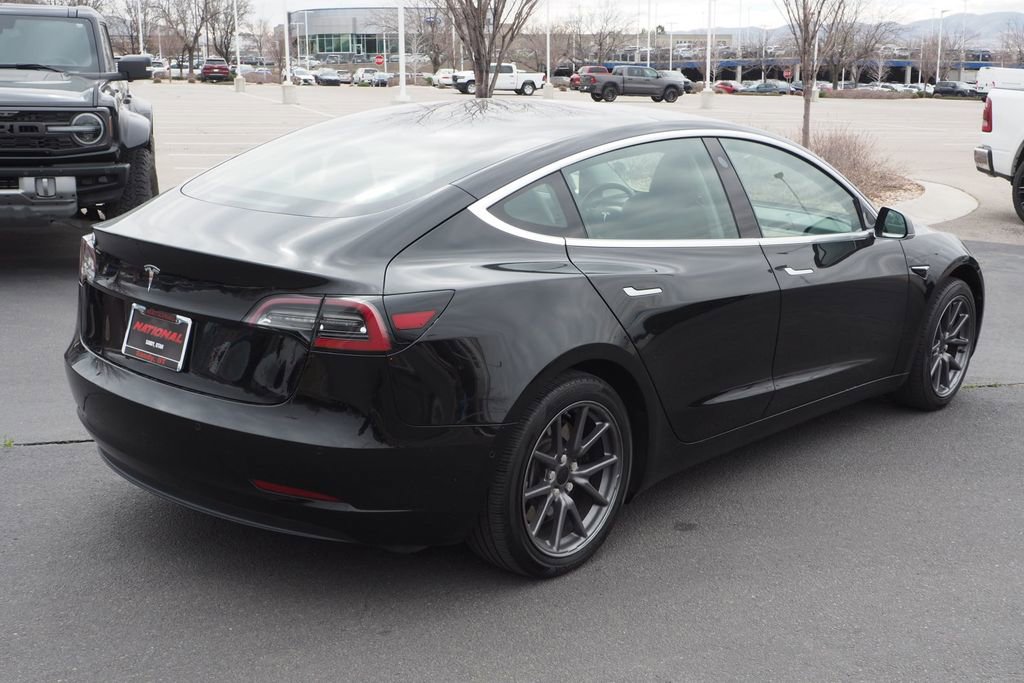 Used 2019 Tesla Model 3 Standard Range Plus image 5