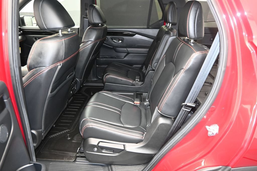 Certified 2025 Honda Pilot TrailSport image 12