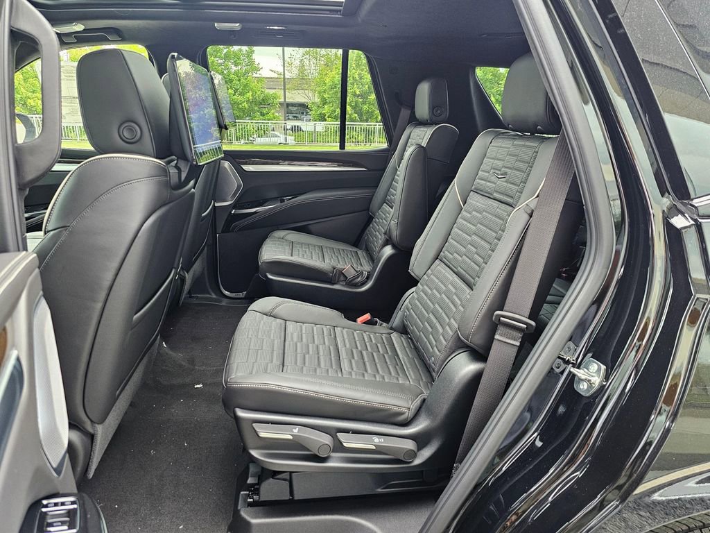 New 2026 Cadillac Escalade Platinum Sport AWD/4WD image 17