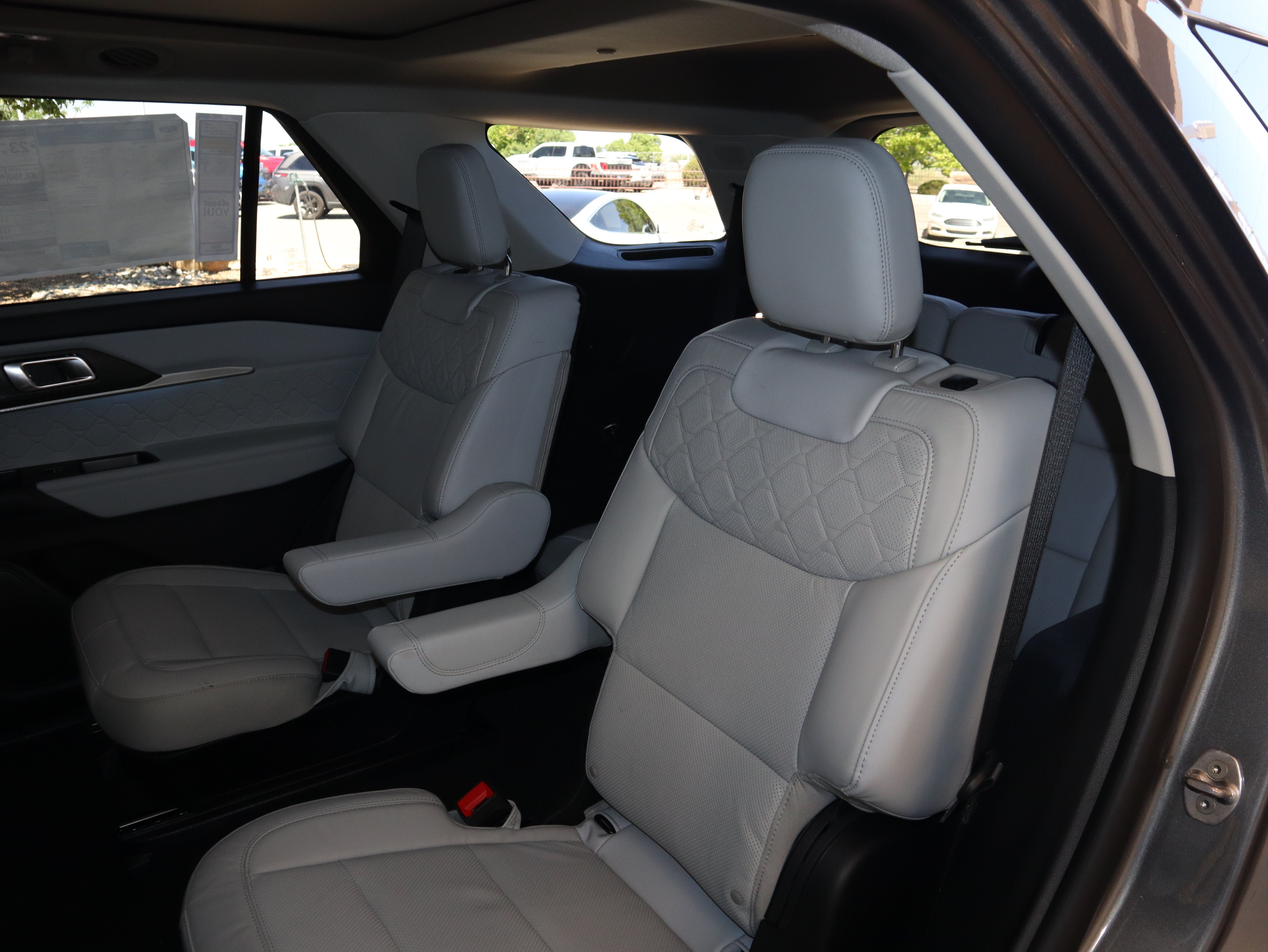 New 2026 Ford Explorer Platinum w/ LUX Leather Package AWD/4WD image 37