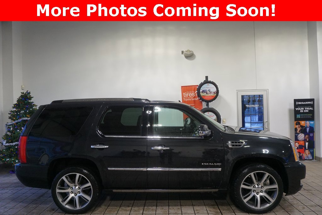 Used 2013 Cadillac Escalade Platinum image 2