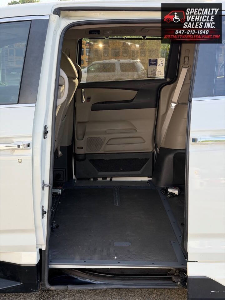 Used 2015 Honda Odyssey EX image 16
