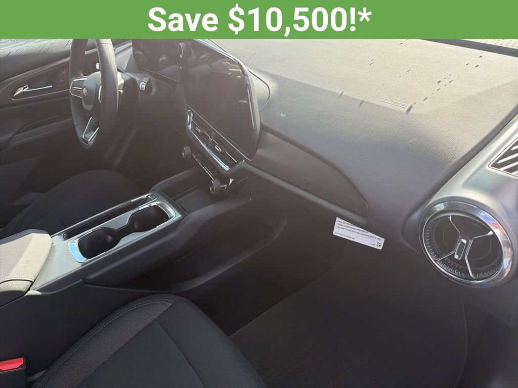 New 2026 Chevrolet Equinox EV LT image 18