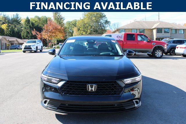 Used 2023 Honda Accord Touring image 3