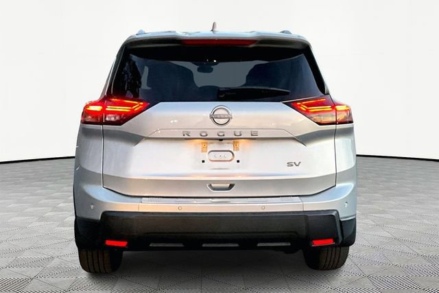 Used 2024 Nissan Rogue SV w/ SV Premium Package image 6