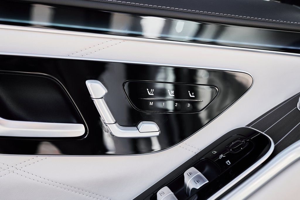 Used 2025 Mercedes-Benz Maybach S 680 4MATIC image 37