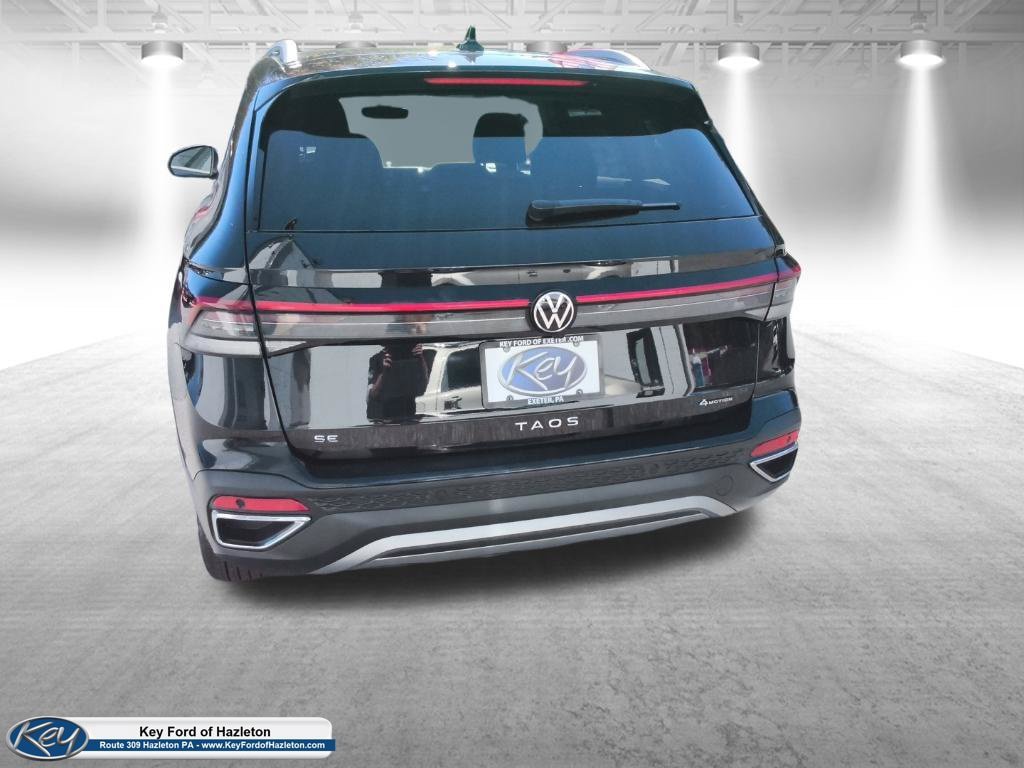 Used 2026 Volkswagen Taos SE AWD/4WD image 9