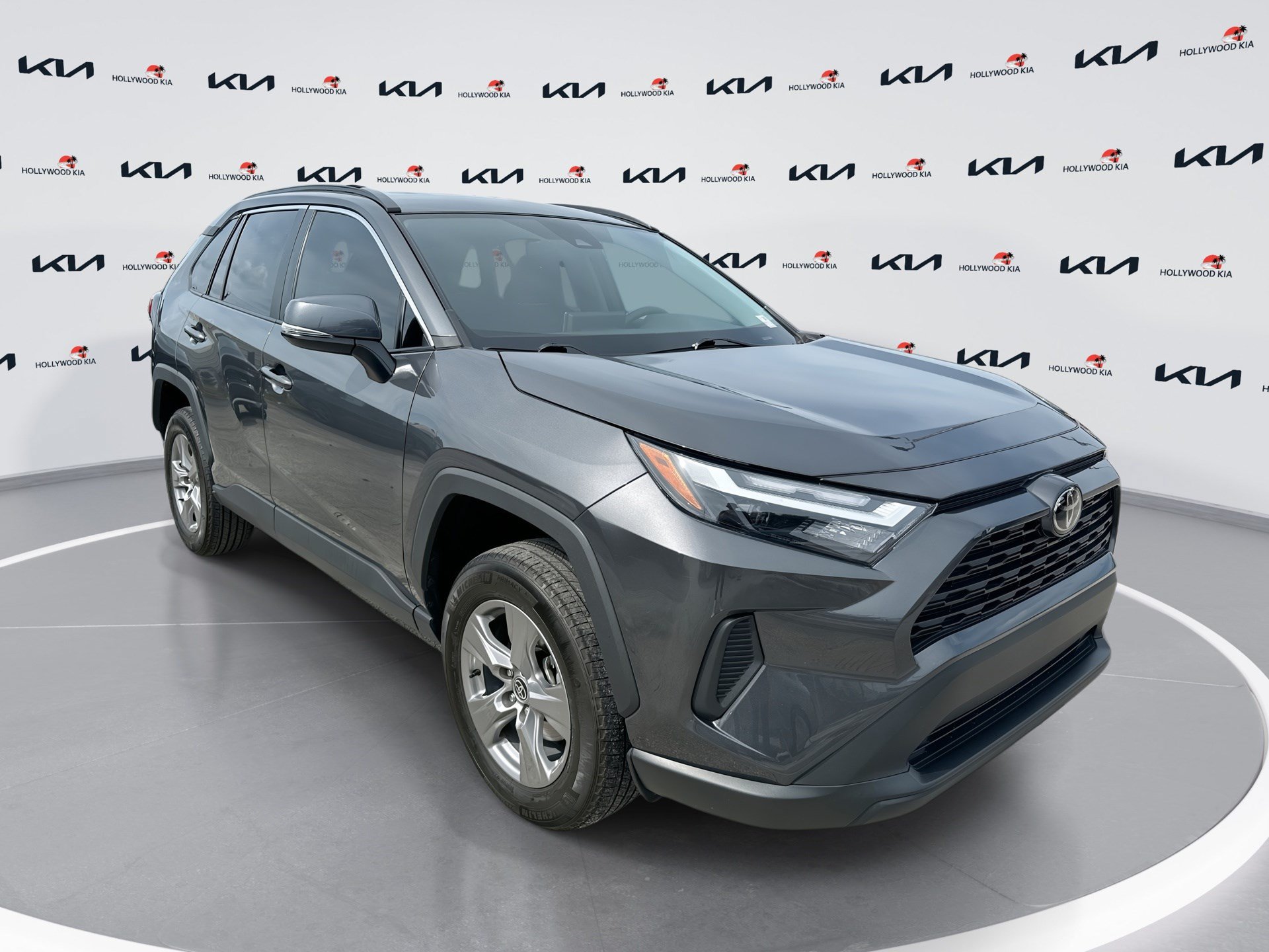 Used 2023 Toyota RAV4 XLE AWD/4WD image 1