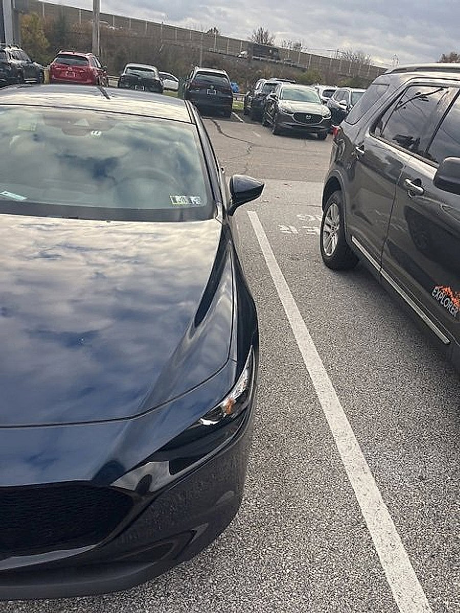 Used 2022 MAZDA MAZDA3 s image 9