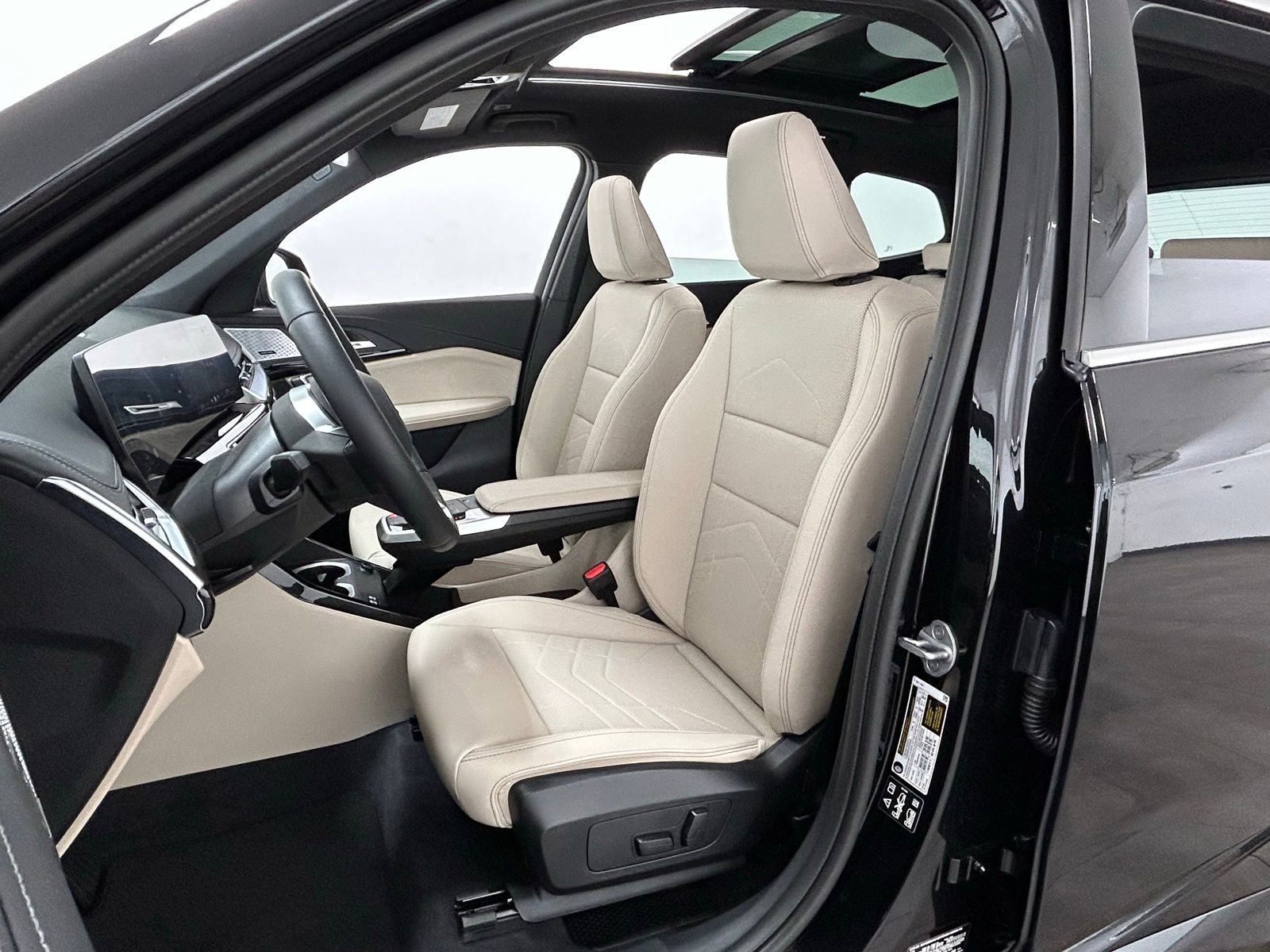 New 2025 BMW X1 xDrive28i w/ Premium Package image 27