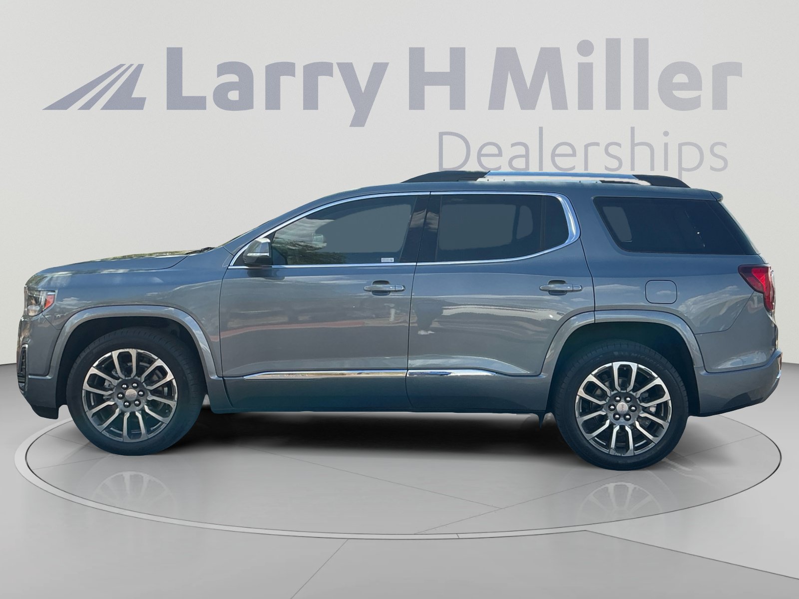 Used 2021 GMC Acadia Denali w/ Denali Ultimate Package AWD/4WD image 2