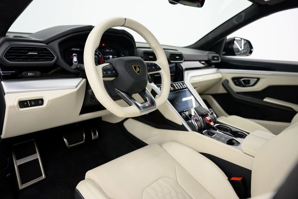 Used 2024 Lamborghini Urus S AWD/4WD image 36