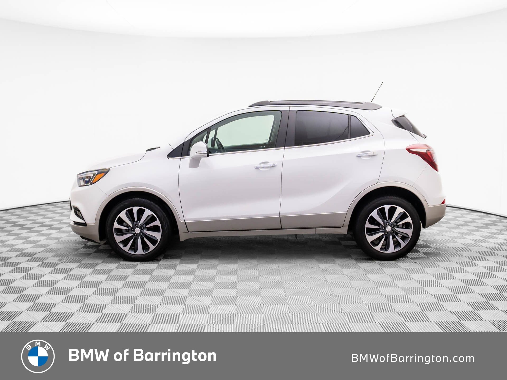 Used 2019 Buick Encore Essence image 2