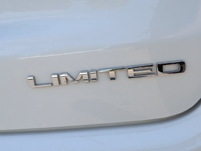 Used 2023 Jeep Compass Limited w/ Sun and Sound Group AWD/4WD image 8