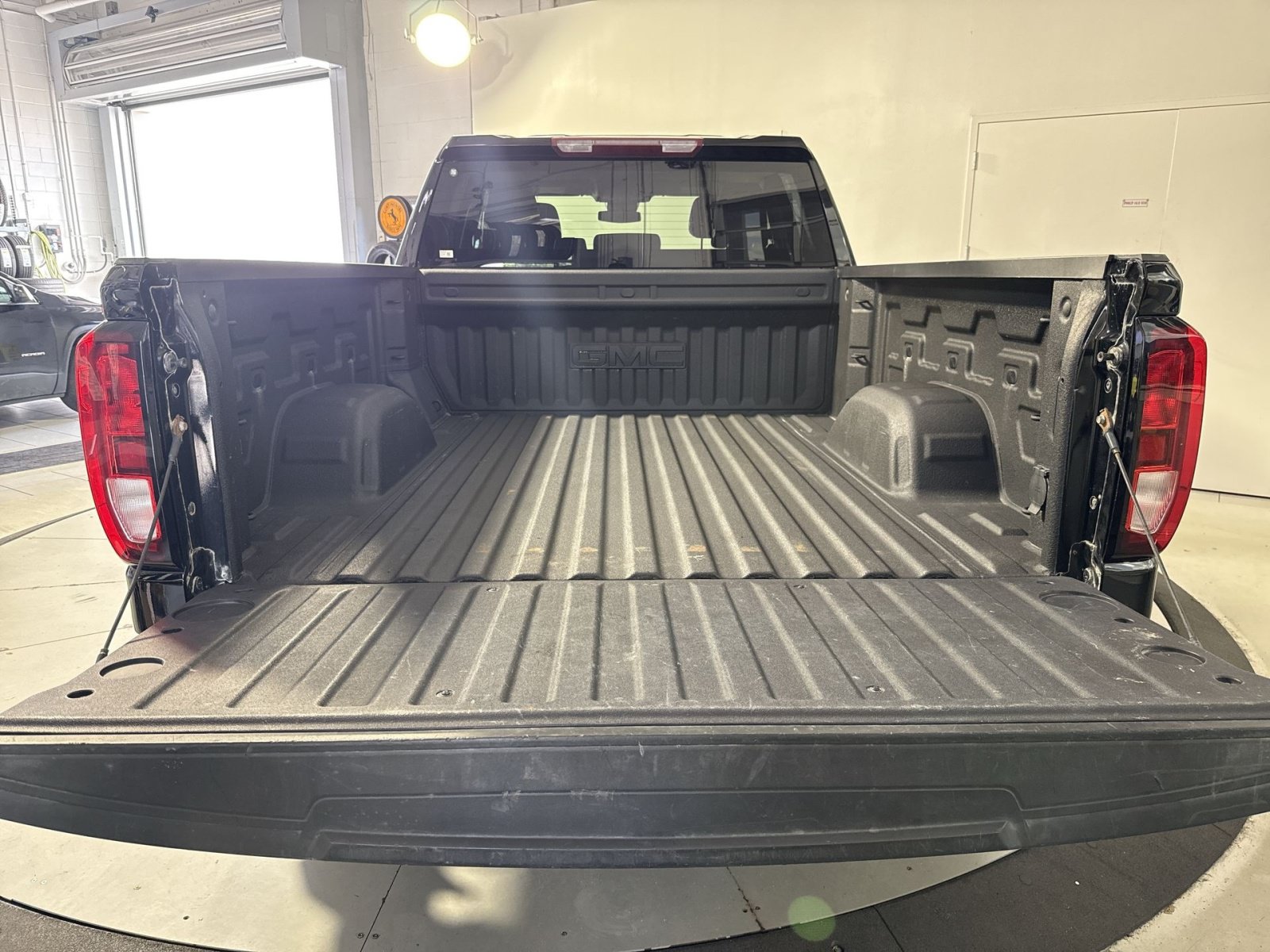 Used 2023 GMC Sierra 1500 Elevation AWD/4WD image 25