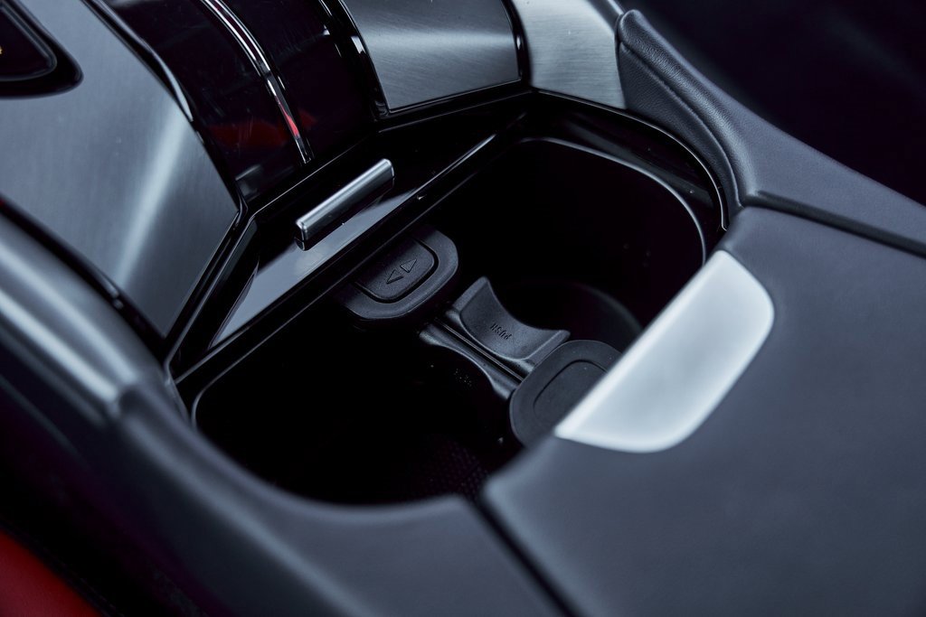 Used 2024 Aston Martin DB12 image 50