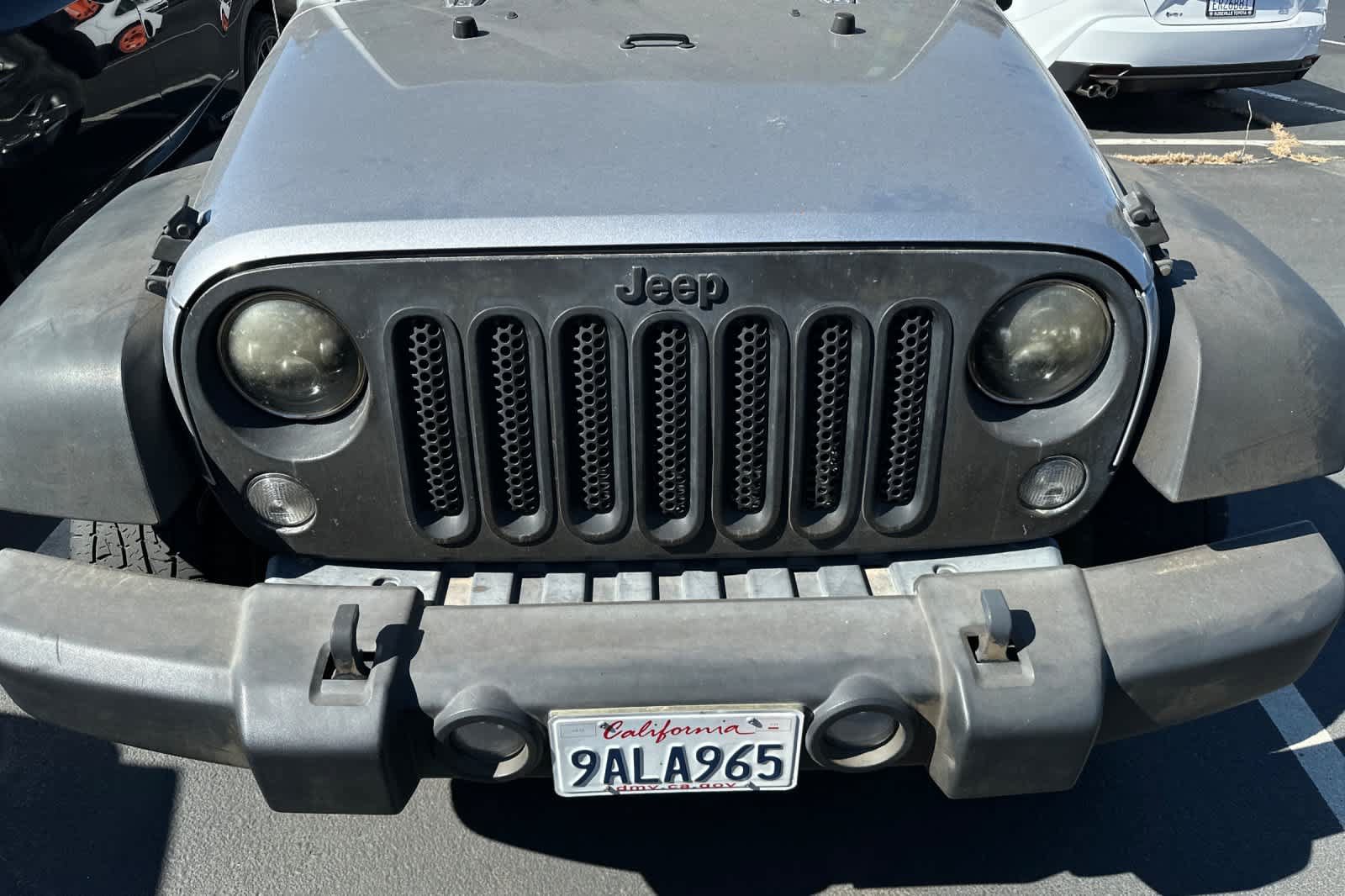 Used 2015 Jeep Wrangler Unlimited Rubicon w/ Connectivity Group AWD/4WD image 9