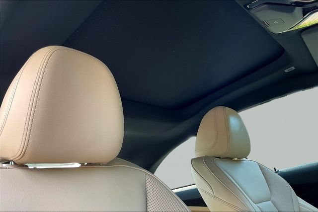 Used 2025 BMW 230i Coupe w/ M Sport Package RWD image 29