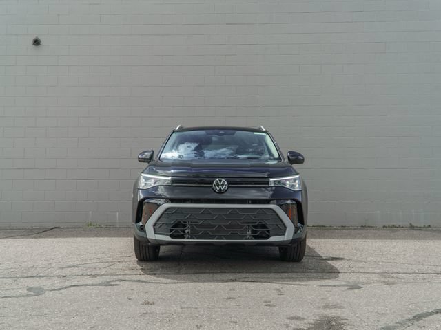 New 2026 Volkswagen Taos SE AWD/4WD image 2