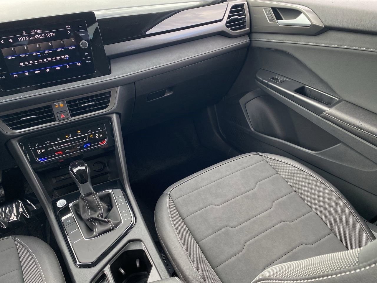 New 2026 Volkswagen Taos SE image 12