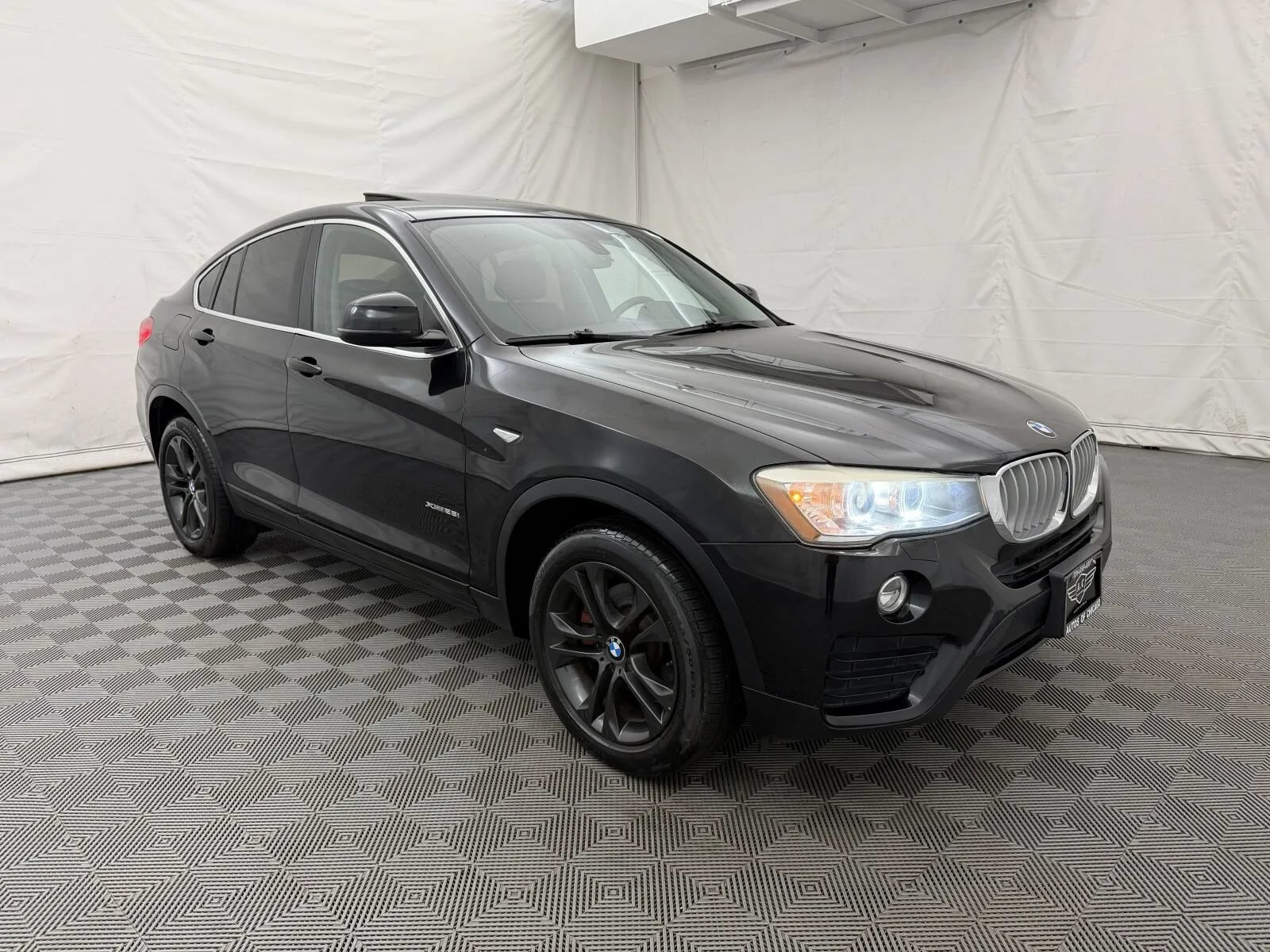 Used 2016 BMW X4 xDrive28i AWD/4WD image 4