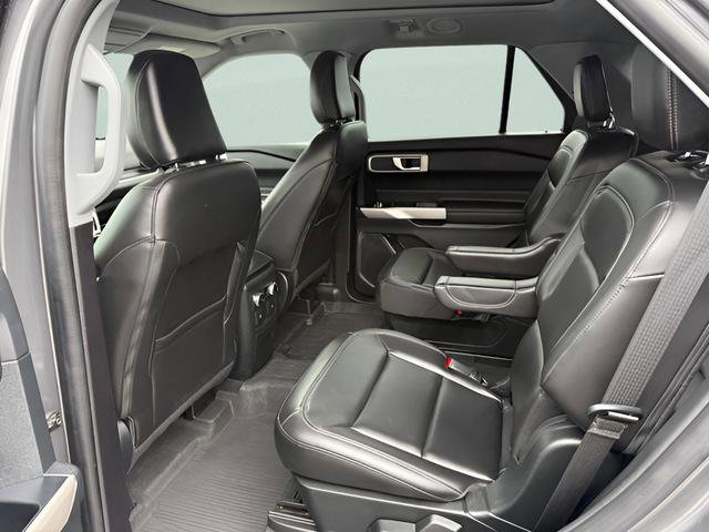 Used 2022 Ford Explorer XLT w/ Equipment Group 202A AWD/4WD image 5