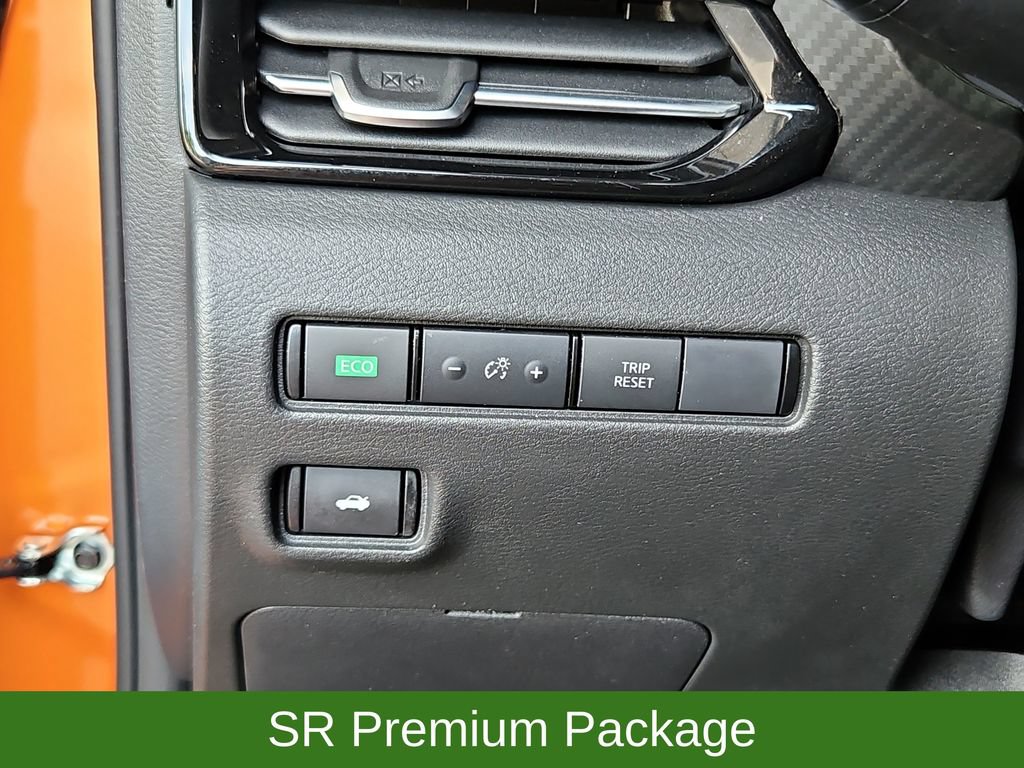 Used 2025 Nissan Sentra SR w/ SR Premium Package FWD image 15