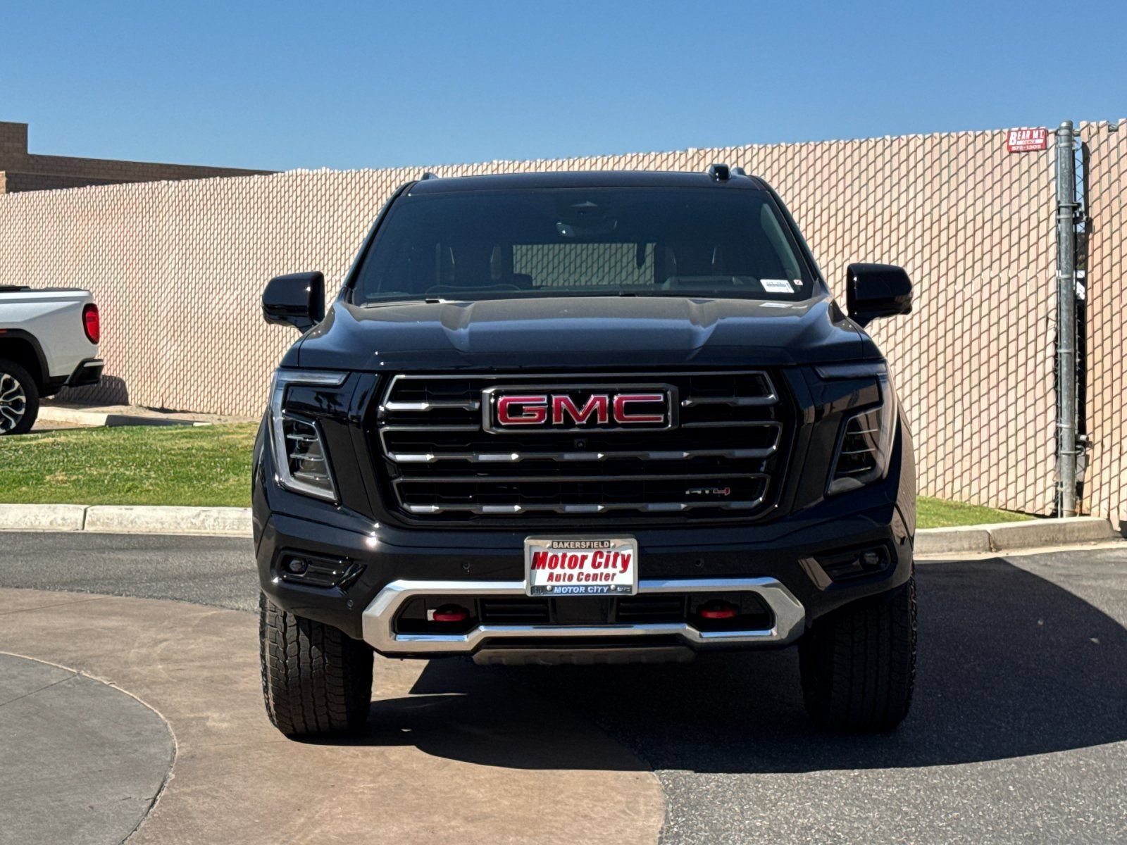 New 2026 GMC Yukon AT4 Ultimate AWD/4WD image 9