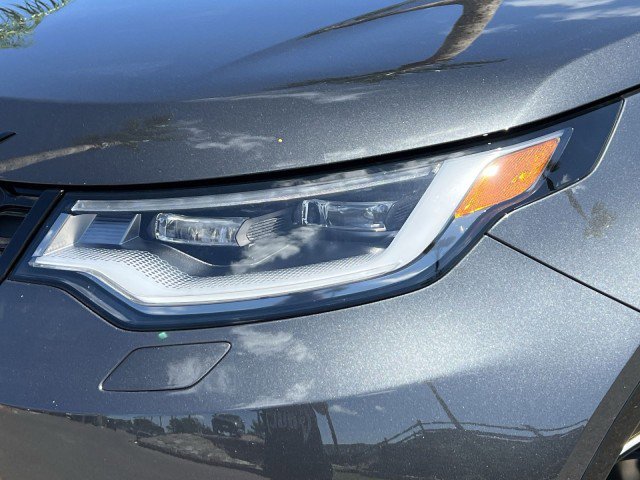 New 2025 Land Rover Discovery Dynamic SE image 12