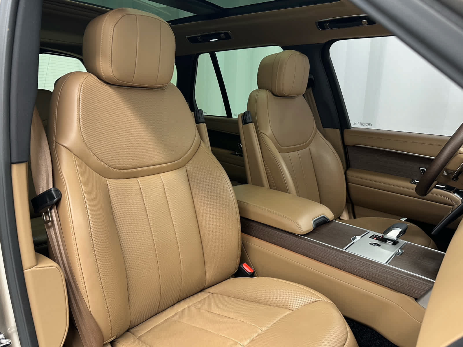 Used 2024 Land Rover Range Rover SE AWD/4WD image 18