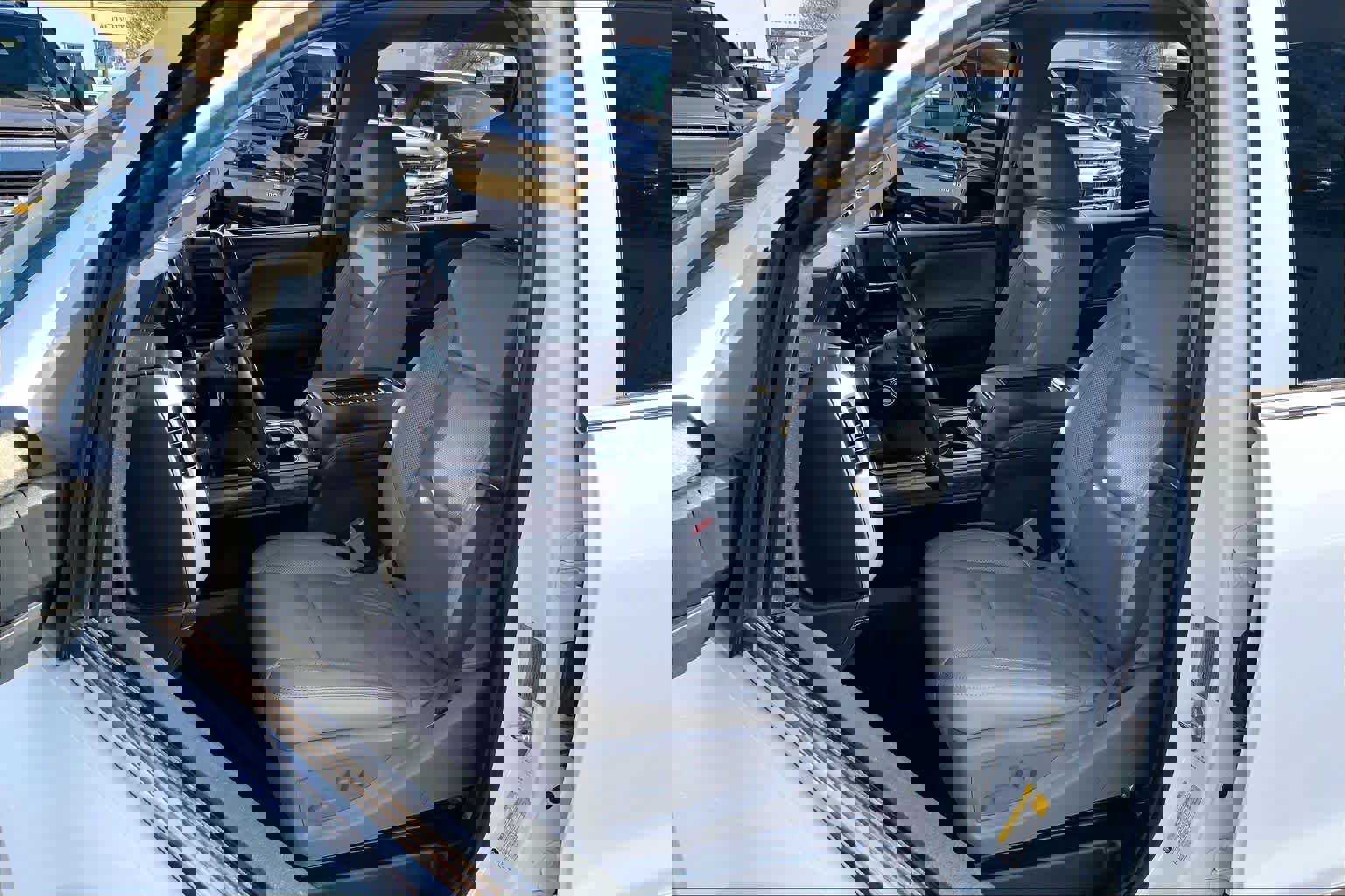 Used 2018 GMC Sierra 3500 SLT w/ Duramax Plus Package image 8