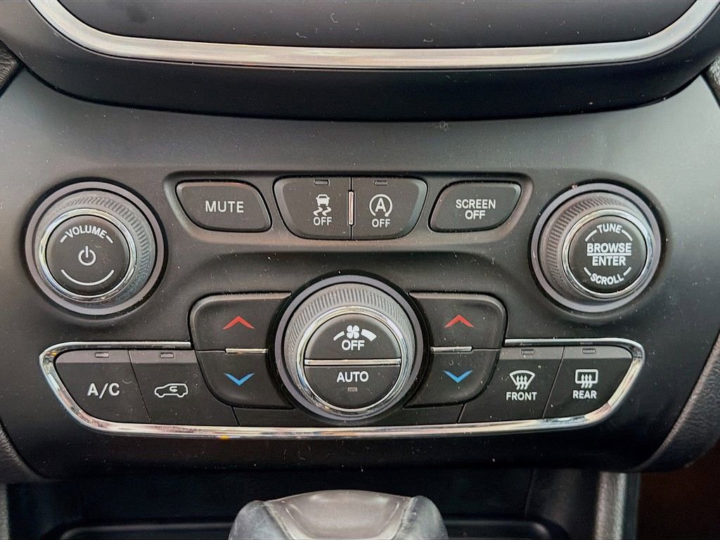 Used 2022 Jeep Cherokee Latitude Lux image 32