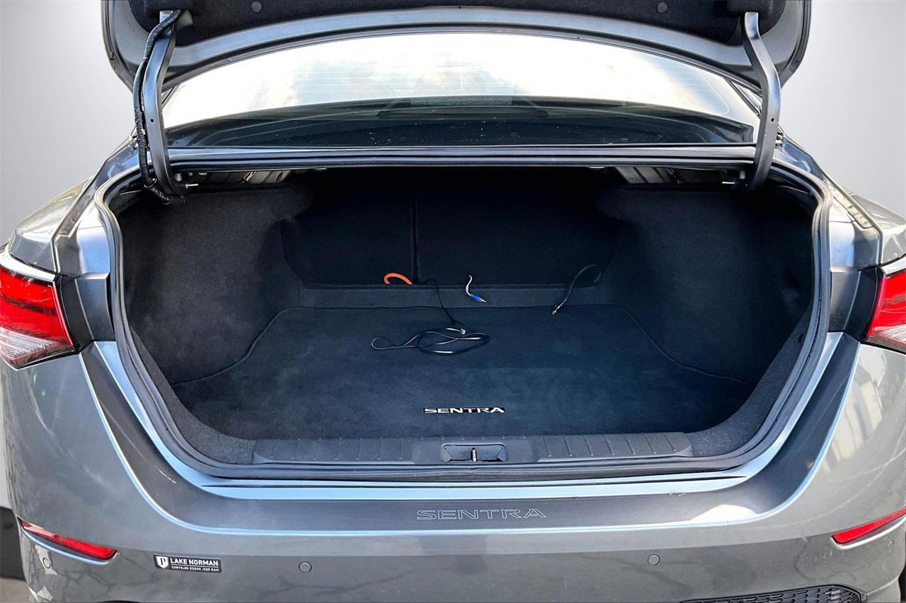 Used 2023 Nissan Sentra SR w/ Midnight Edition Package image 24