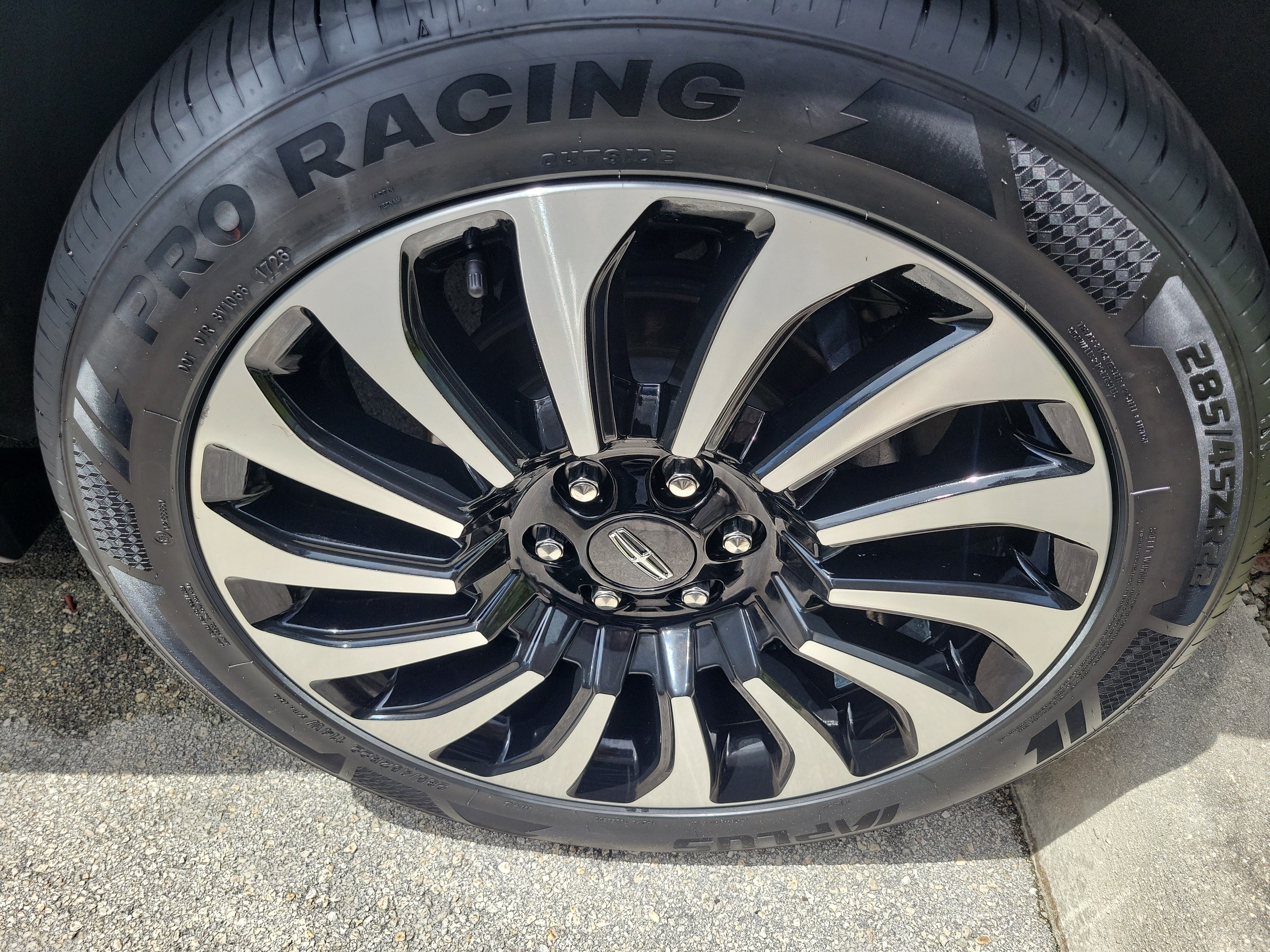 Certified 2024 Lincoln Navigator Black Label AWD/4WD image 5
